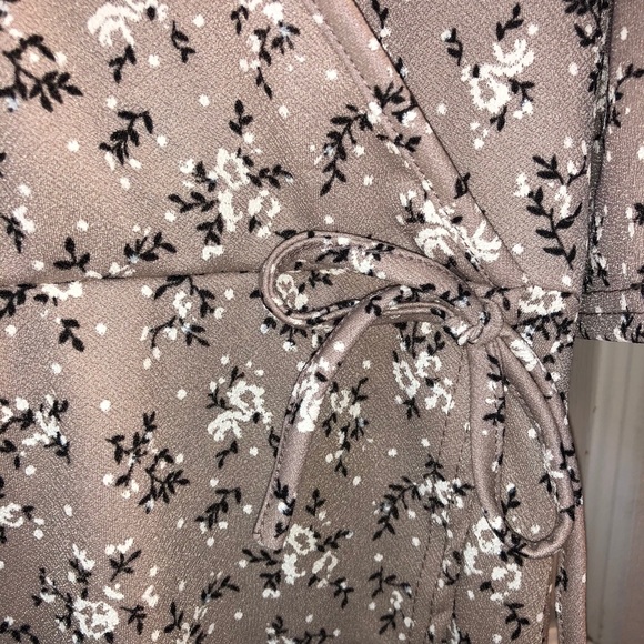 Pretty Little Thing Dress - Picture 9 of 10